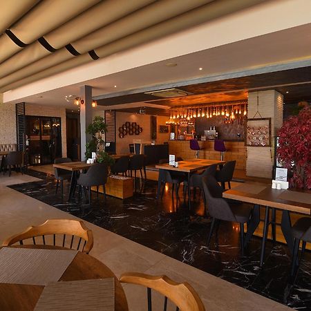 Royal Comfort Hotel Arakli Екстер'єр фото