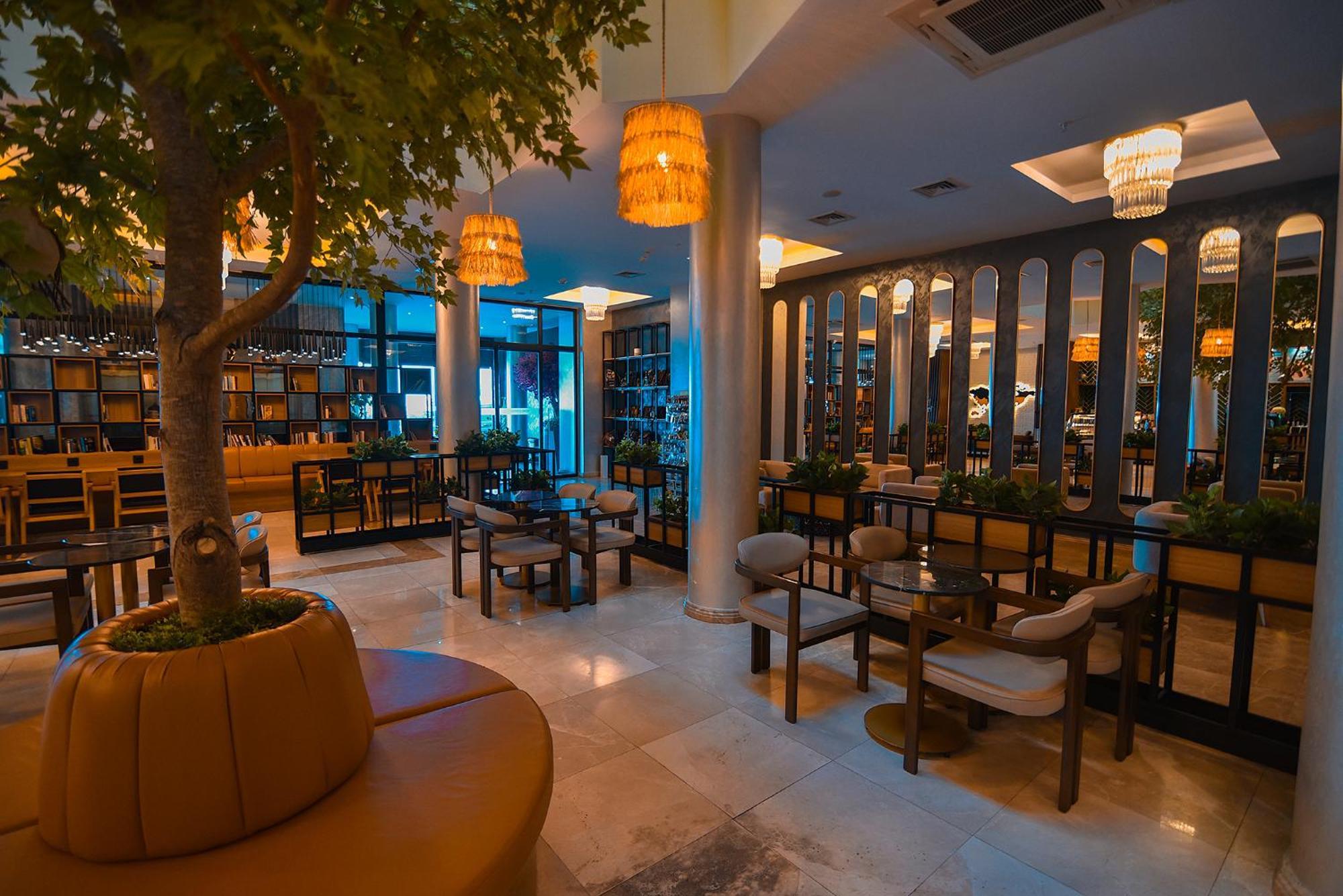Royal Comfort Hotel Arakli Екстер'єр фото