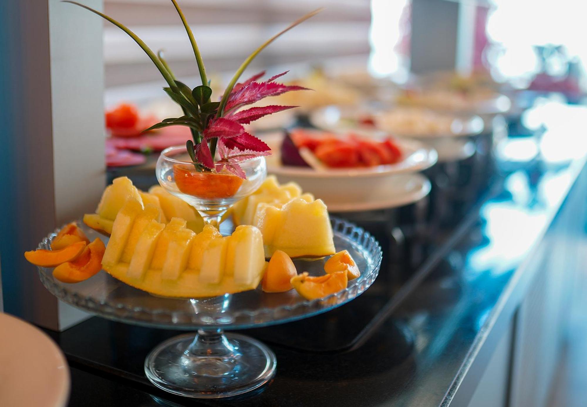 Royal Comfort Hotel Arakli Екстер'єр фото