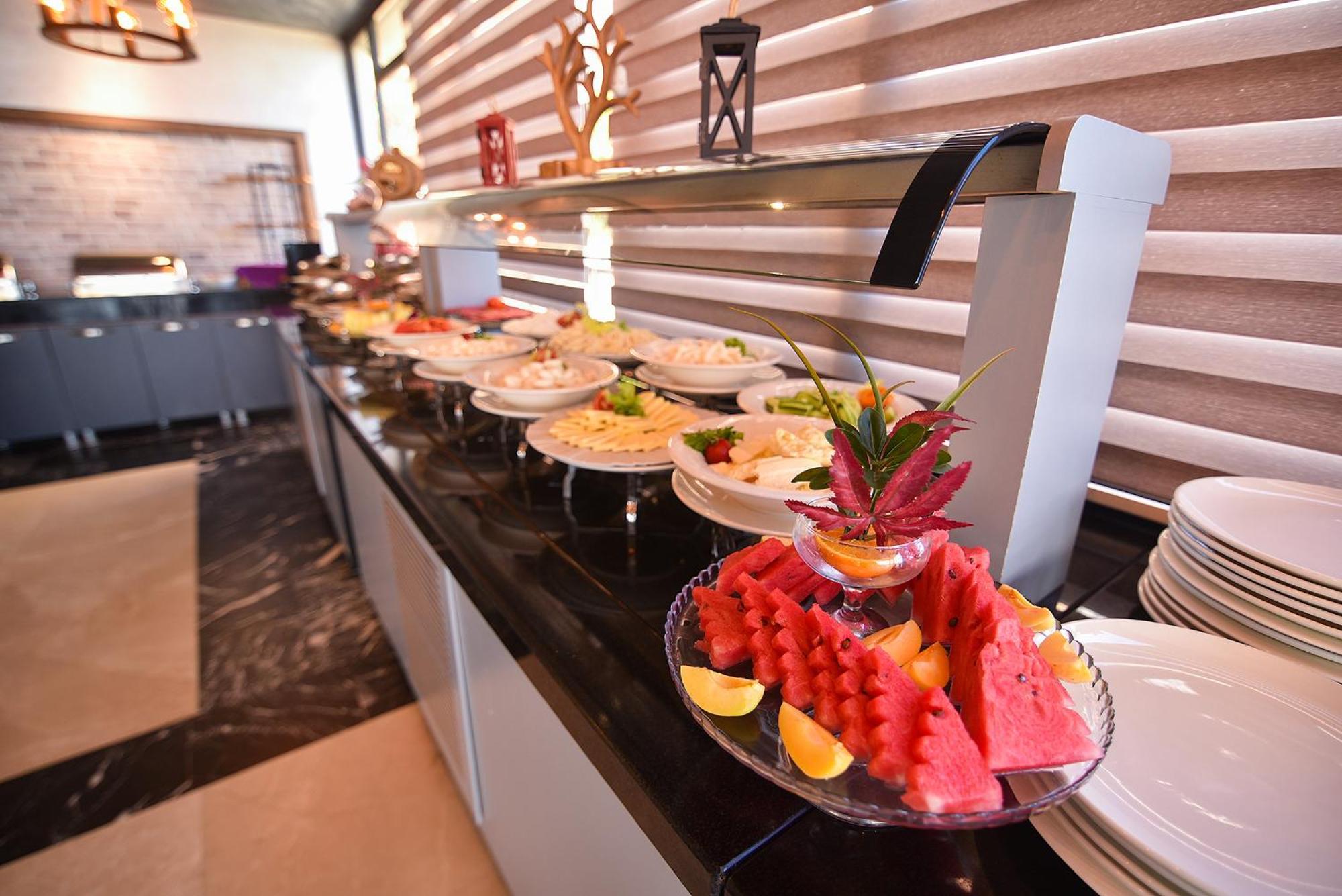 Royal Comfort Hotel Arakli Екстер'єр фото