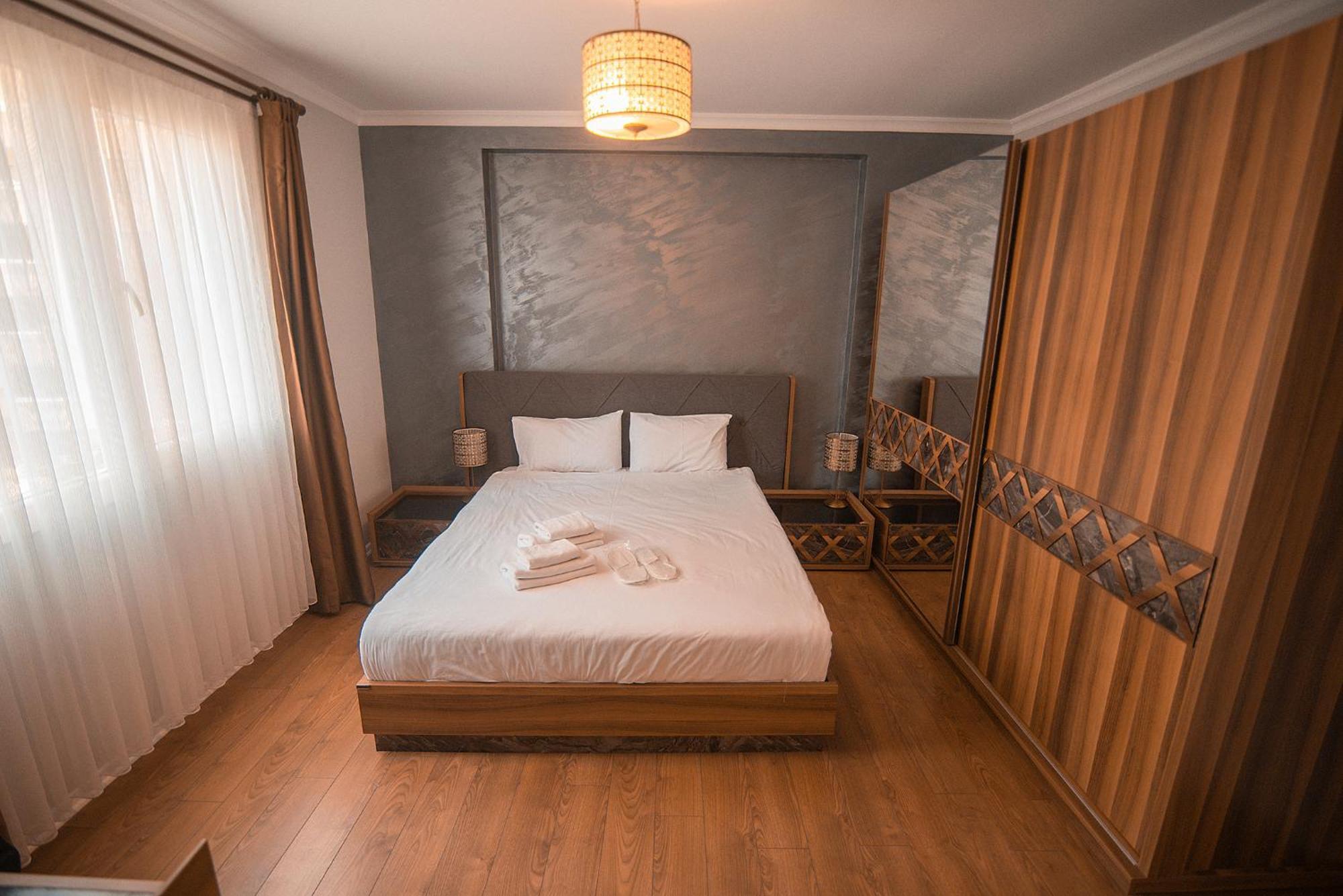 Royal Comfort Hotel Arakli Екстер'єр фото