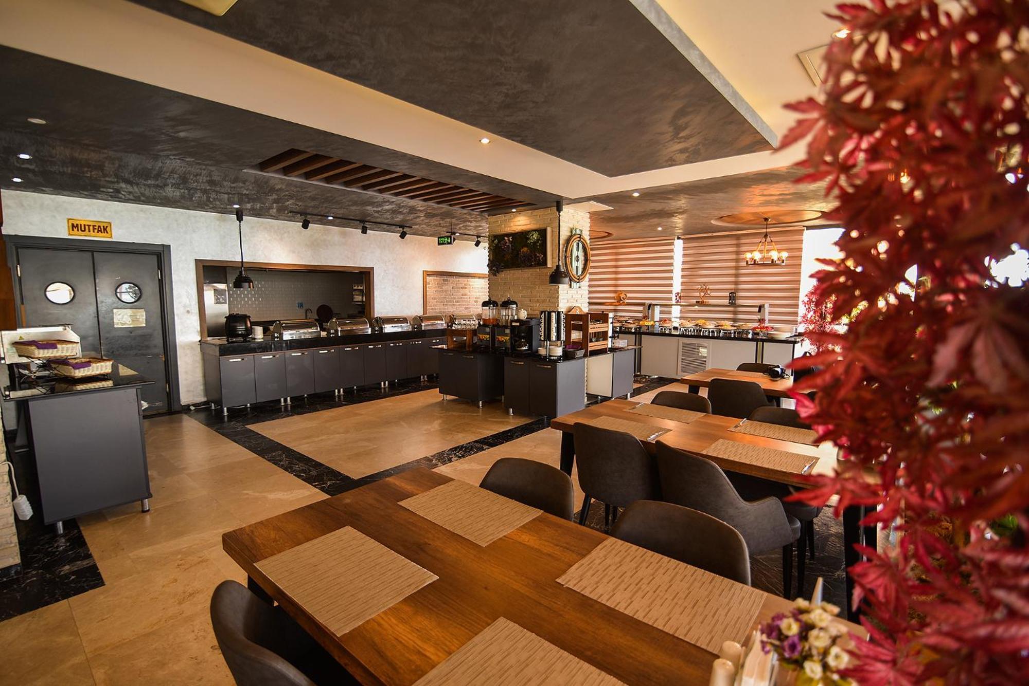 Royal Comfort Hotel Arakli Екстер'єр фото