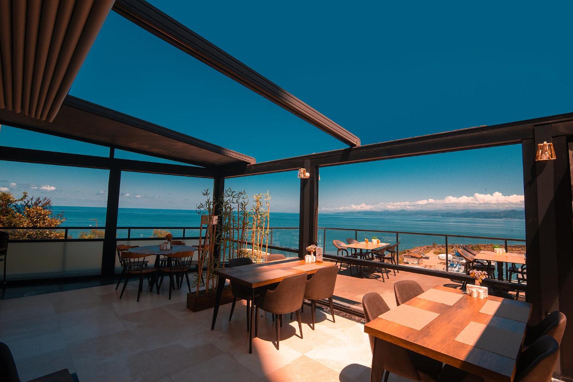 Royal Comfort Hotel Arakli Екстер'єр фото