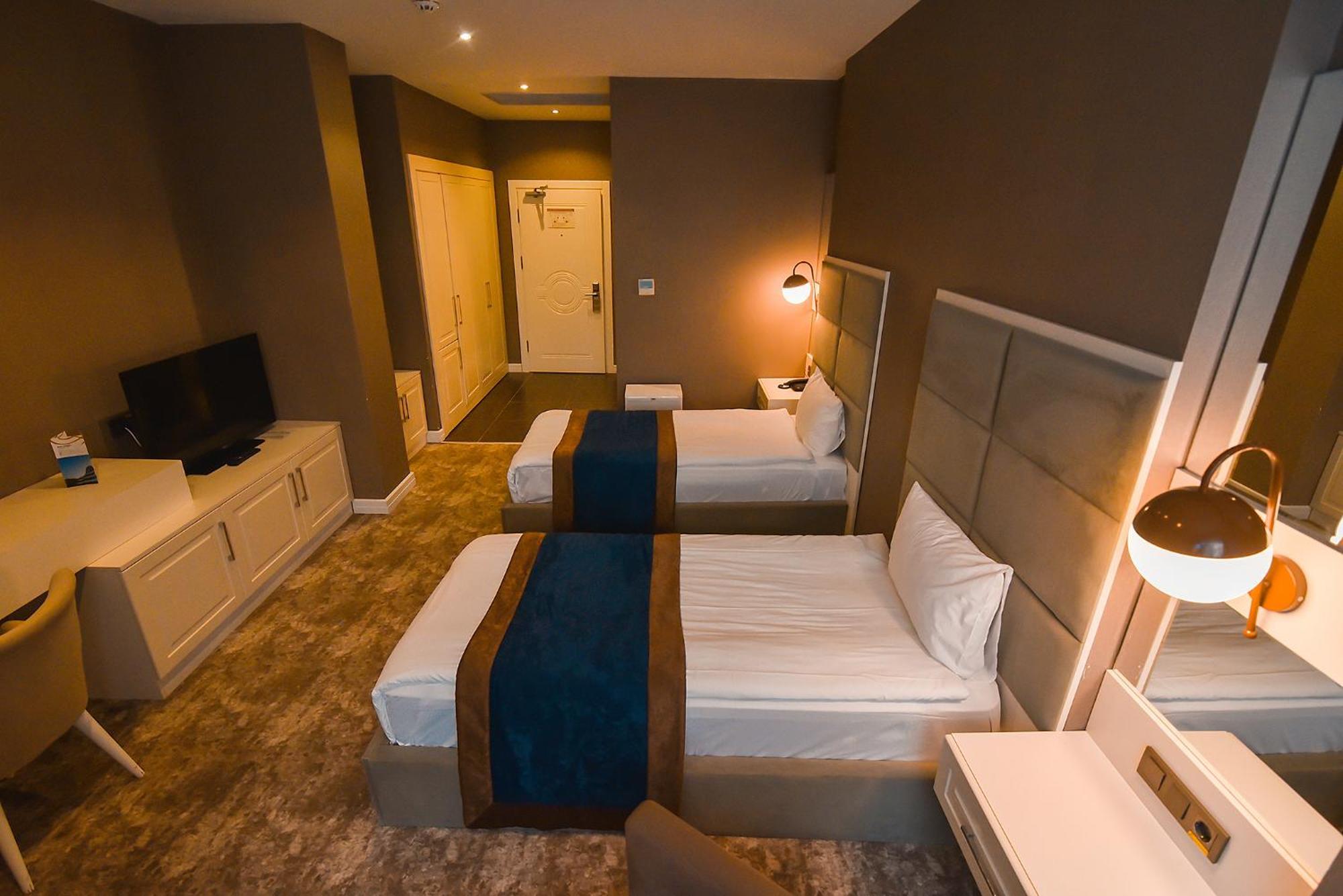 Royal Comfort Hotel Arakli Екстер'єр фото
