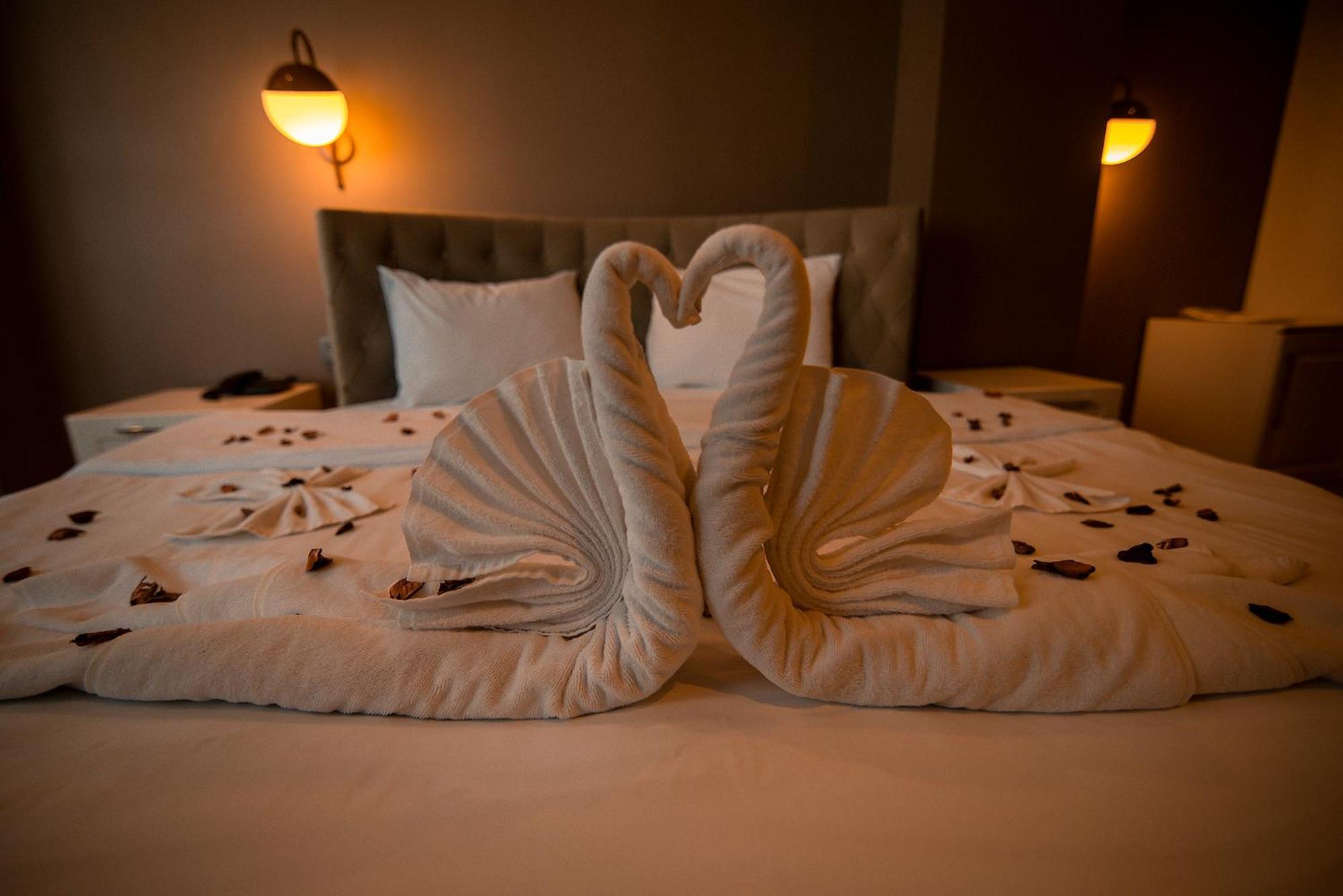 Royal Comfort Hotel Arakli Екстер'єр фото