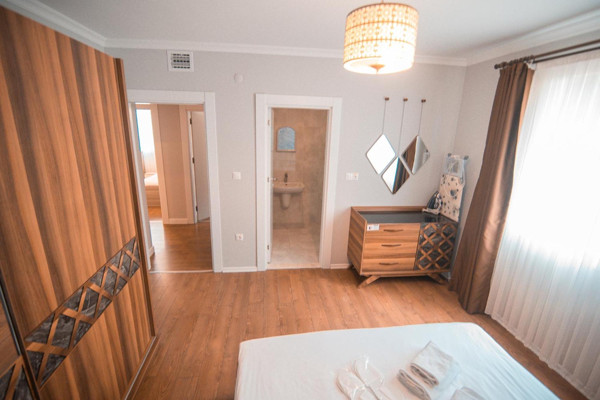 Royal Comfort Hotel Arakli Екстер'єр фото